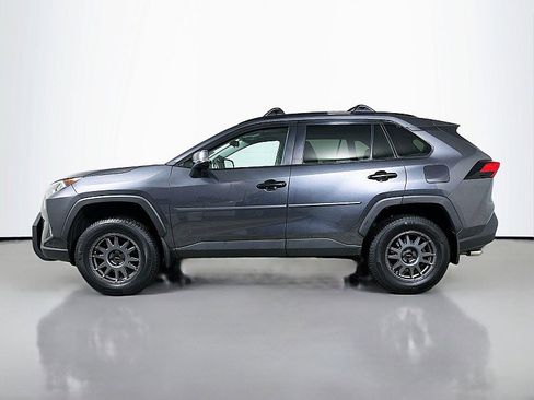 Used 2020 Toyota RAV4 XLE w/ Convenience Package image 4
