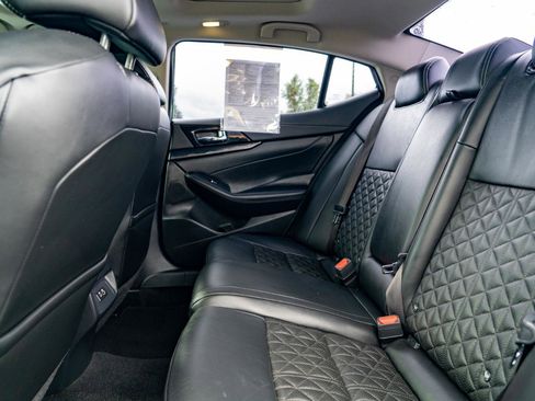 Used 2020 Nissan Maxima Platinum w/ Sport Mat Group FWD image 16