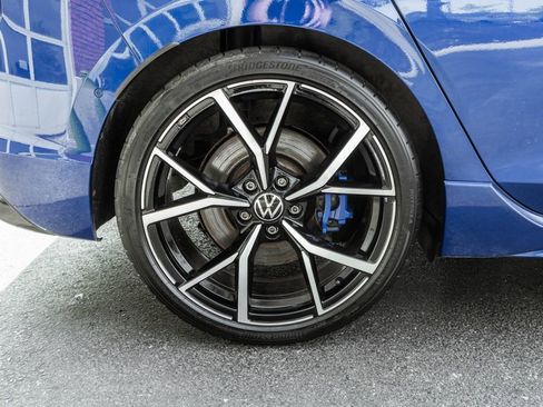 Used 2024 Volkswagen Golf R AWD/4WD image 30