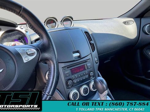 Used 2016 Nissan 370Z Coupe RWD image 5