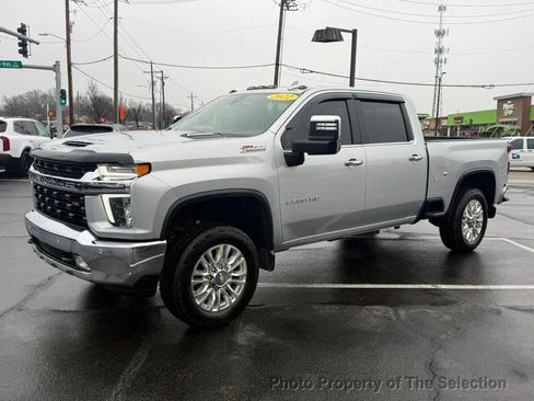 Used 2022 Chevrolet Silverado 2500 LTZ w/ LTZ Convenience Package AWD/4WD image 8