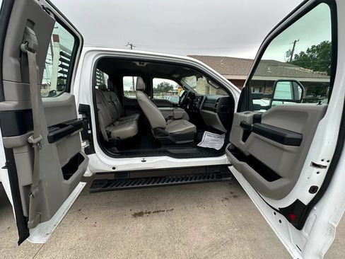 Used 2019 Ford F250 XL w/ Power Equipment Group AWD/4WD image 16