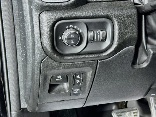 Used 2025 RAM 1500 Big Horn AWD/4WD image 10