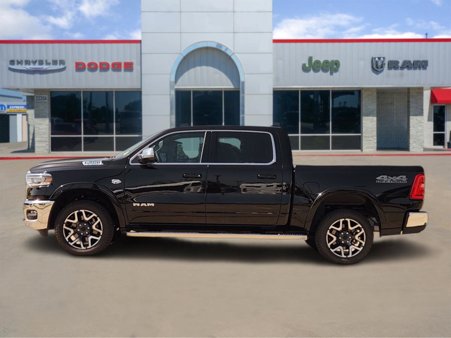 Used 2026 RAM 1500 Laramie w/ Off Road Group AWD/4WD image 3