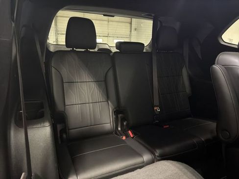 Certified 2025 Buick Enclave Avenir image 17