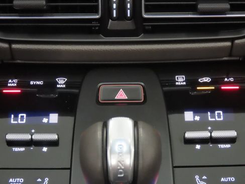 Certified 2026 Porsche Macan AWD/4WD image 26