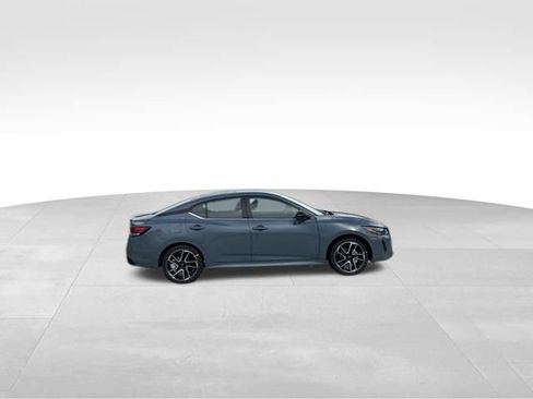 New 2025 Nissan Sentra SR image 9