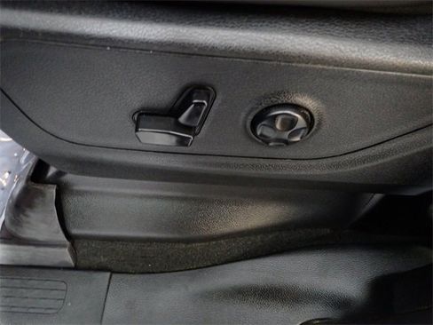 Used 2021 RAM 1500 Big Horn w/ Built-to-serve Edition image 18