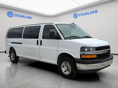 Certified 2025 Chevrolet Express 3500 LT w/ LT Preferred Equipment Group RWD image 13