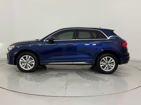 Used 2025 Audi Q3 2.0T Premium w/ Convenience Package image 2