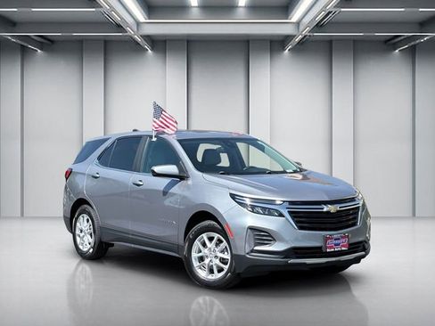 Used 2023 Chevrolet Equinox LT w/ Driver Convenience Package AWD/4WD image 1