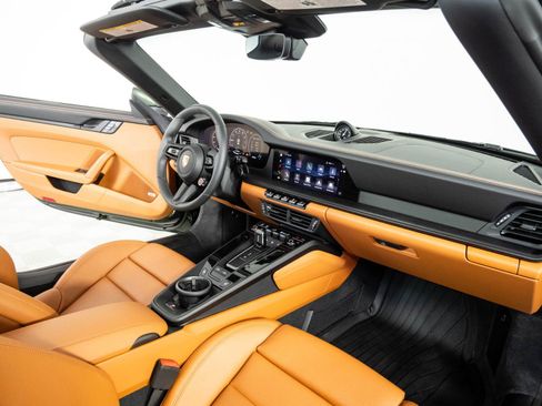 Certified 2026 Porsche 911 Targa 4 GTS AWD/4WD image 20