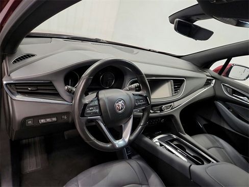 Used 2024 Buick Enclave Premium image 18