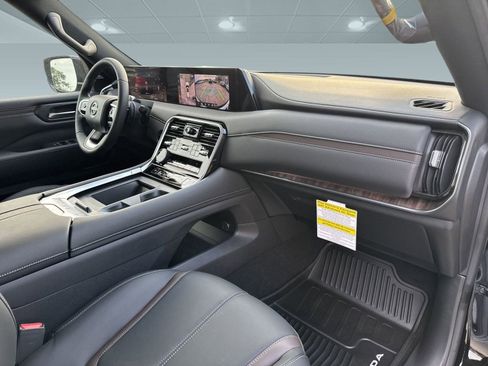 New 2025 Nissan Armada SL image 27