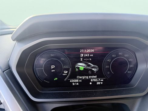 Used 2023 Audi Q4 e-tron Premium Plus w/ Premium Plus image 87