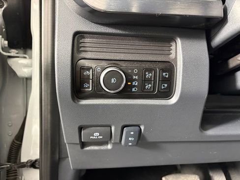 Used 2025 Ford F350 Lariat w/ Black Appearance Package image 15