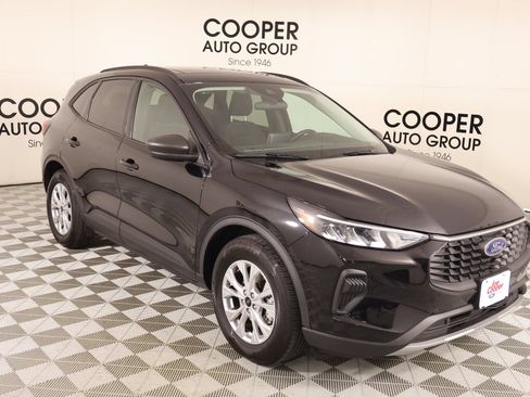 Used 2025 Ford Escape Active FWD image 1