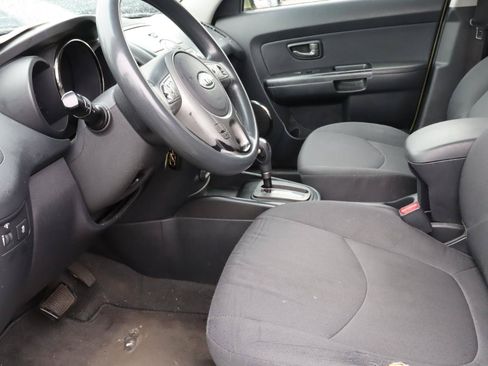 Used 2010 Kia Soul + w/ Audio Pkg FWD image 6