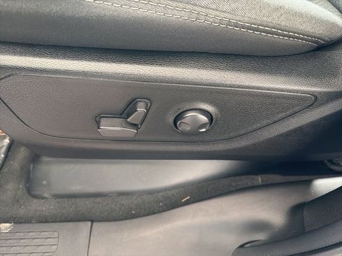 Used 2023 RAM 1500 Big Horn image 10