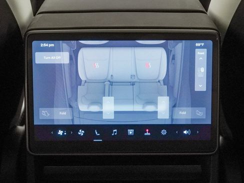 Used 2026 Tesla Model Y AWD image 46