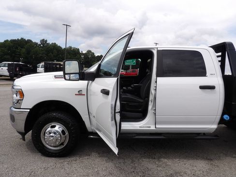 Used 2024 RAM 3500 SLT w/ Quick Order Package 2YG SLT AWD/4WD image 14
