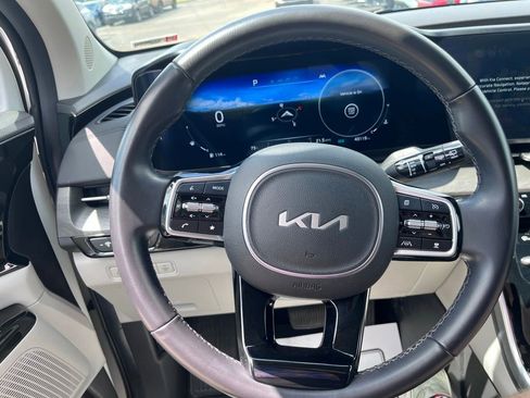 Used 2024 Kia Carnival SX FWD image 16