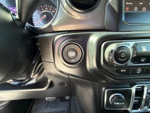 Used 2022 Jeep Wrangler Unlimited Sport AWD/4WD image 28