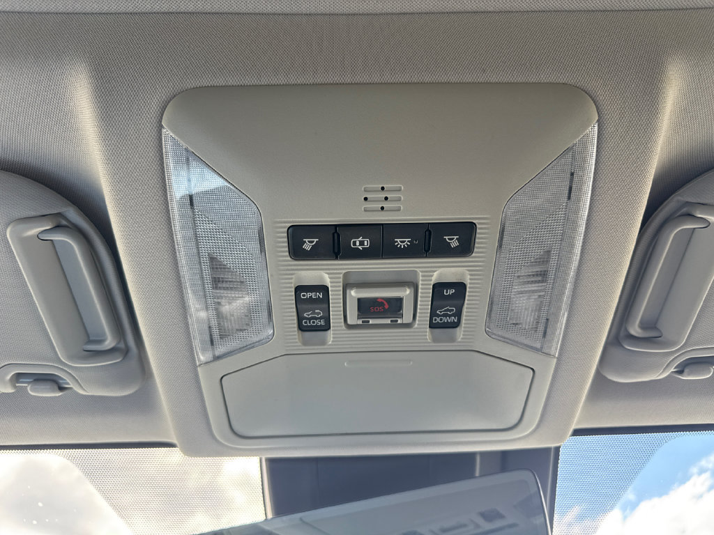 Used 2020 Toyota RAV4 XLE Premium AWD/4WD image 27