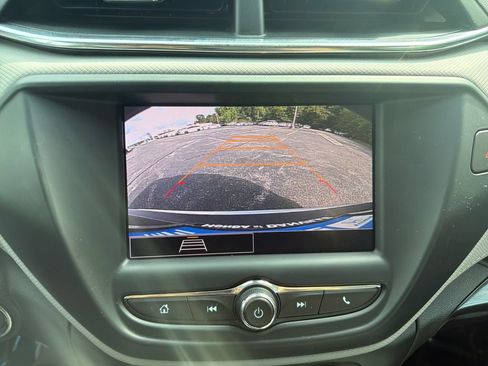 Used 2023 Chevrolet TrailBlazer LT FWD image 18