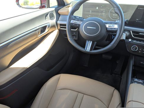 Used 2025 Hyundai Sonata Limited FWD image 16