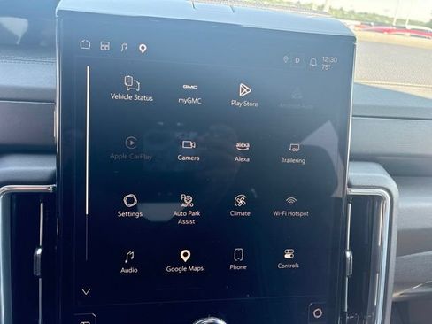 Used 2025 GMC Yukon Denali AWD/4WD image 15