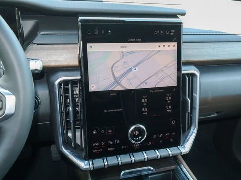 New 2027 GMC Acadia Denali Ultimate w/ LPO, Floor Liner Package AWD/4WD image 19