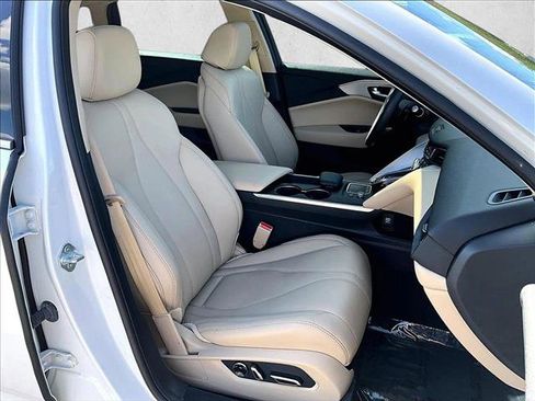 Used 2023 Acura TLX FWD image 9