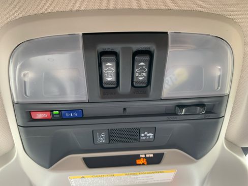 Used 2020 Subaru Crosstrek 2.0i Premium w/ Moonroof Package 2 image 24