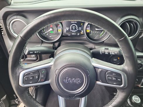 Used 2023 Jeep Wrangler Unlimited Sahara w/ Cold Weather Group image 10