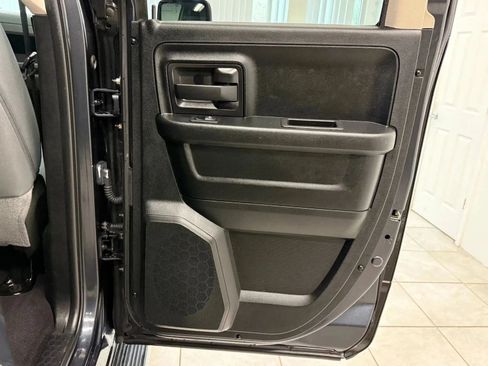 Used 2018 RAM 1500 Express w/ Express Value Package AWD/4WD image 19
