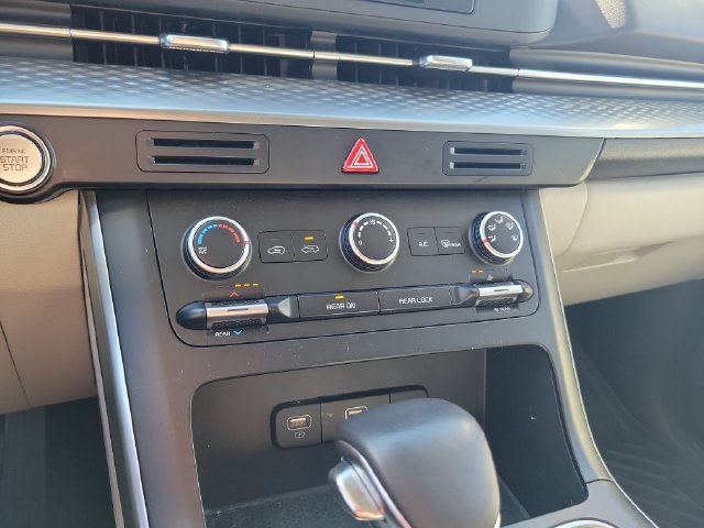 Used 2024 Kia Carnival LX FWD image 20