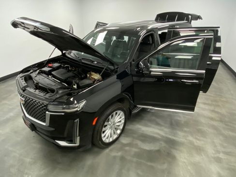 Used 2022 Cadillac Escalade ESV Luxury AWD/4WD image 39