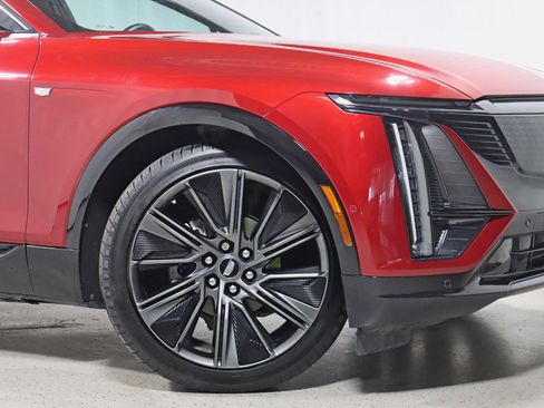 Used 2024 Cadillac Lyriq Sport image 5