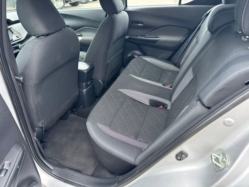 Used 2020 Nissan Kicks SV FWD image 18