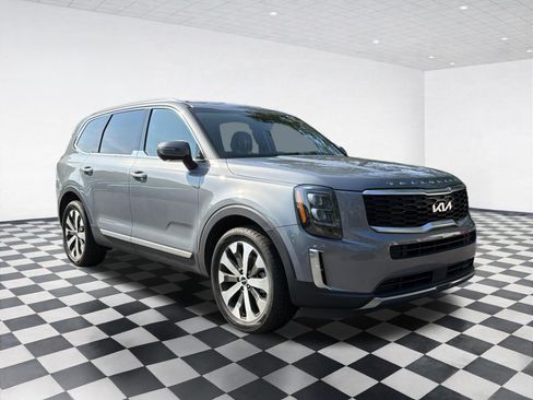 Used 2022 Kia Telluride EX w/ EX Premium Package FWD image 3