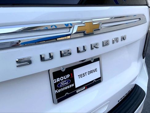 Used 2023 Chevrolet Suburban Premier image 30