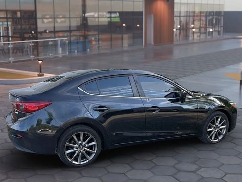 Used 2018 MAZDA MAZDA3 Touring FWD image 18
