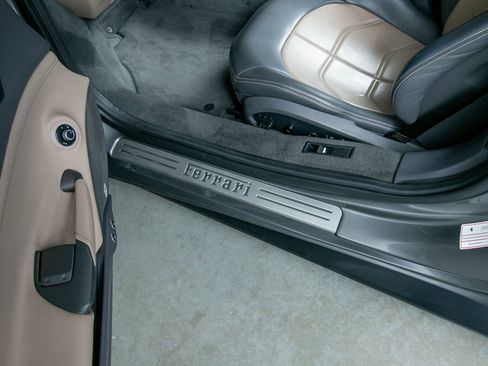 Used 2016 Ferrari 488 GTB image 32