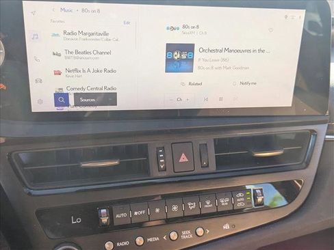 Used 2023 Lexus ES 300h w/ Premium Package image 12