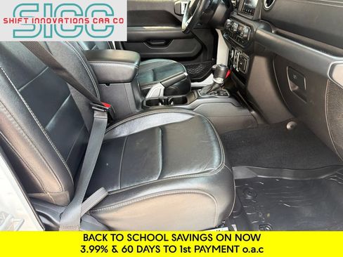 Used 2019 Jeep Wrangler Unlimited Sahara AWD/4WD image 16