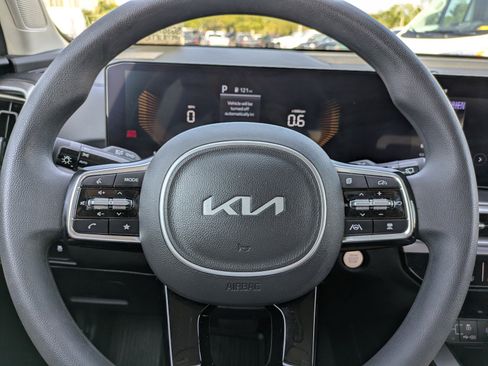 Certified 2025 Kia Sorento LX FWD image 20