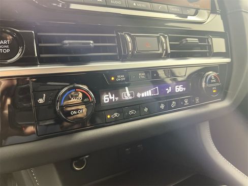 New 2025 Nissan Pathfinder SV image 17