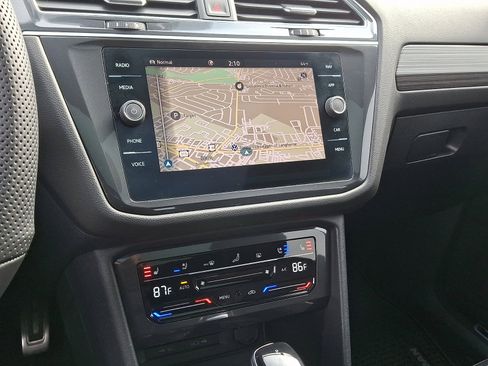 Used 2022 Volkswagen Tiguan SEL R-Line image 19