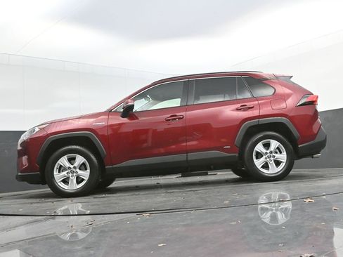 Used 2020 Toyota RAV4 XLE image 28